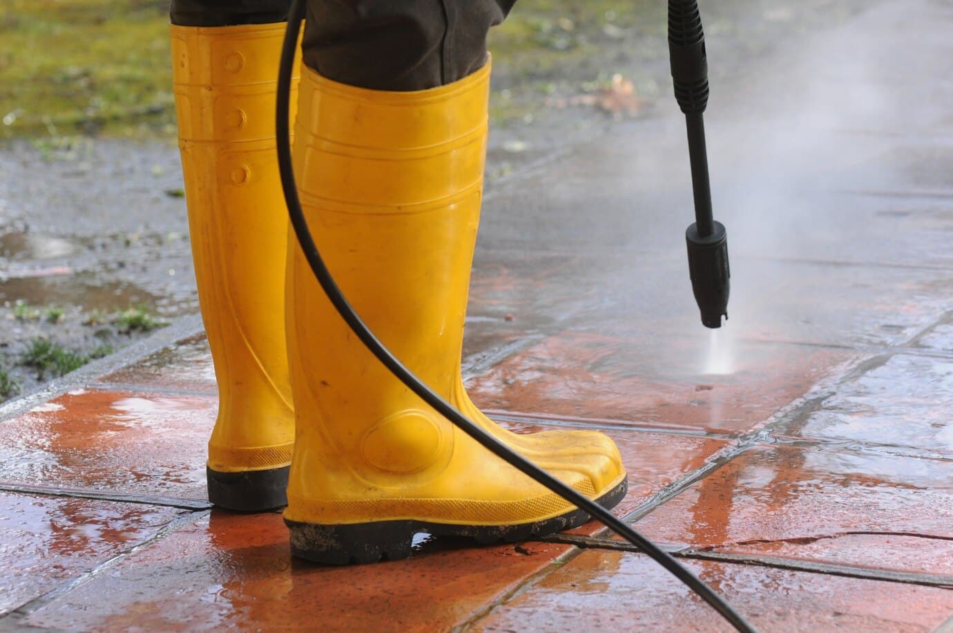 Featured image for “Top Tips for Pressure Washing in Gainesville, FL: Expert Advice”